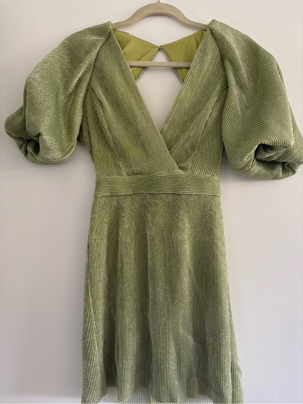 Lulu's Olive Green Plissé V-Neck Puff Sleeve Mini Dress